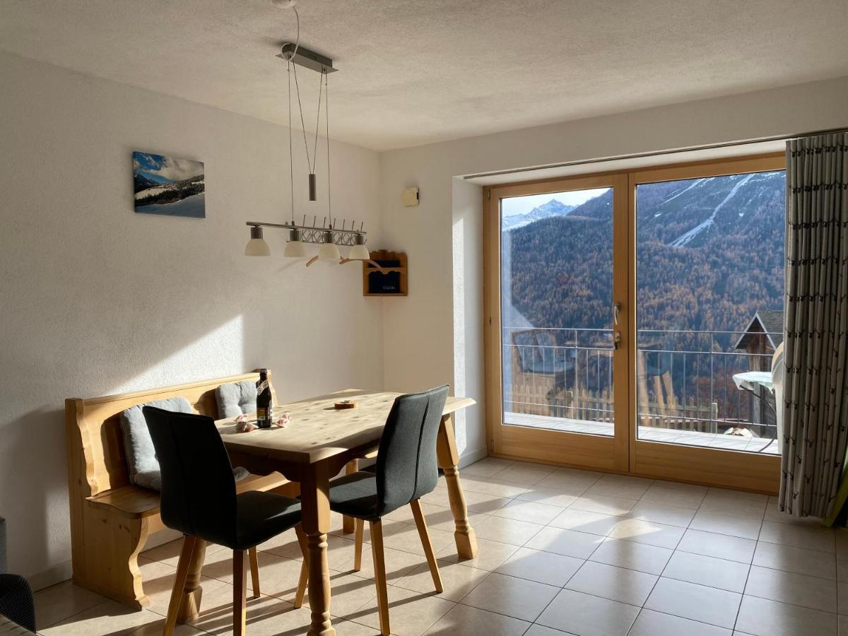 Ferienwohnung In Tschlin Mit Panoramablick المظهر الخارجي الصورة