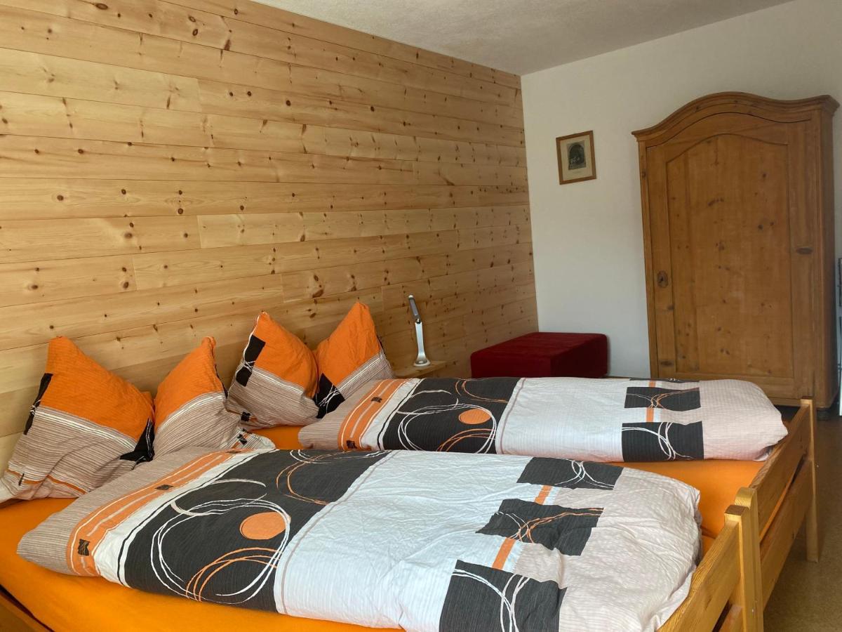 Ferienwohnung In Tschlin Mit Panoramablick المظهر الخارجي الصورة